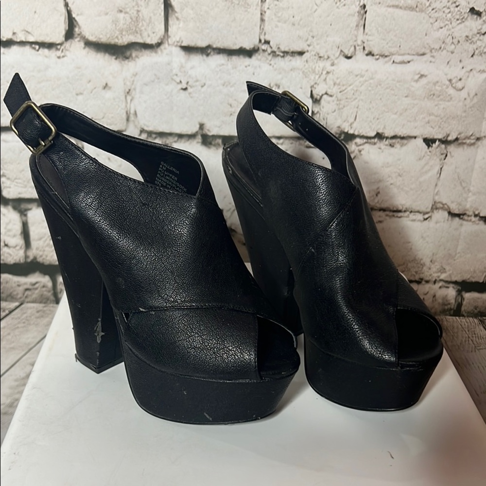 Steve Madden Black Peep Toe Platform Wedge Sandals